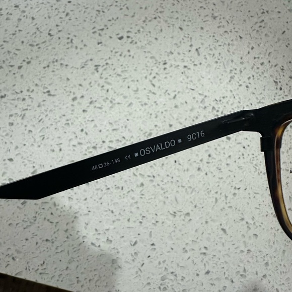 Anne et Valentín Tortoise Shell Glasses - Picture 6 of 7